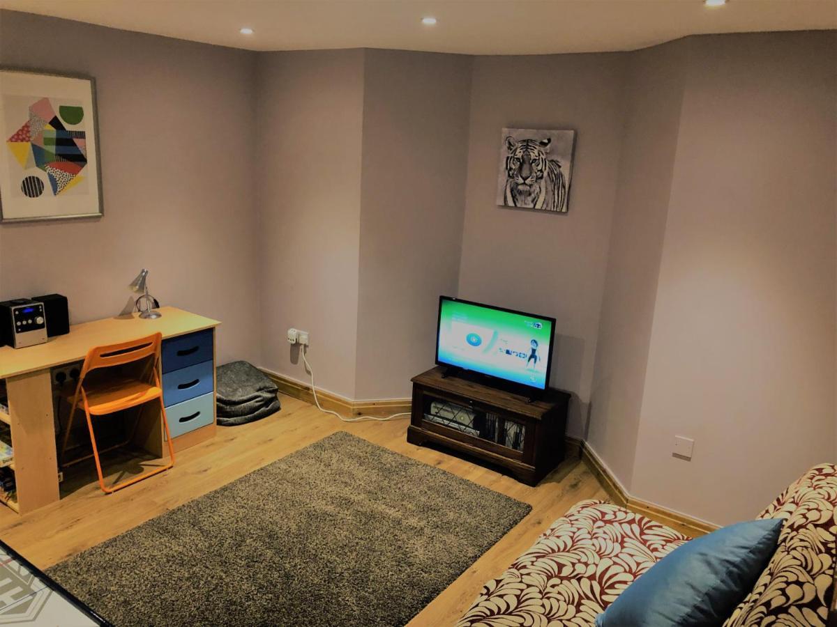 Tarporley Holiday Cottage Экстерьер фото